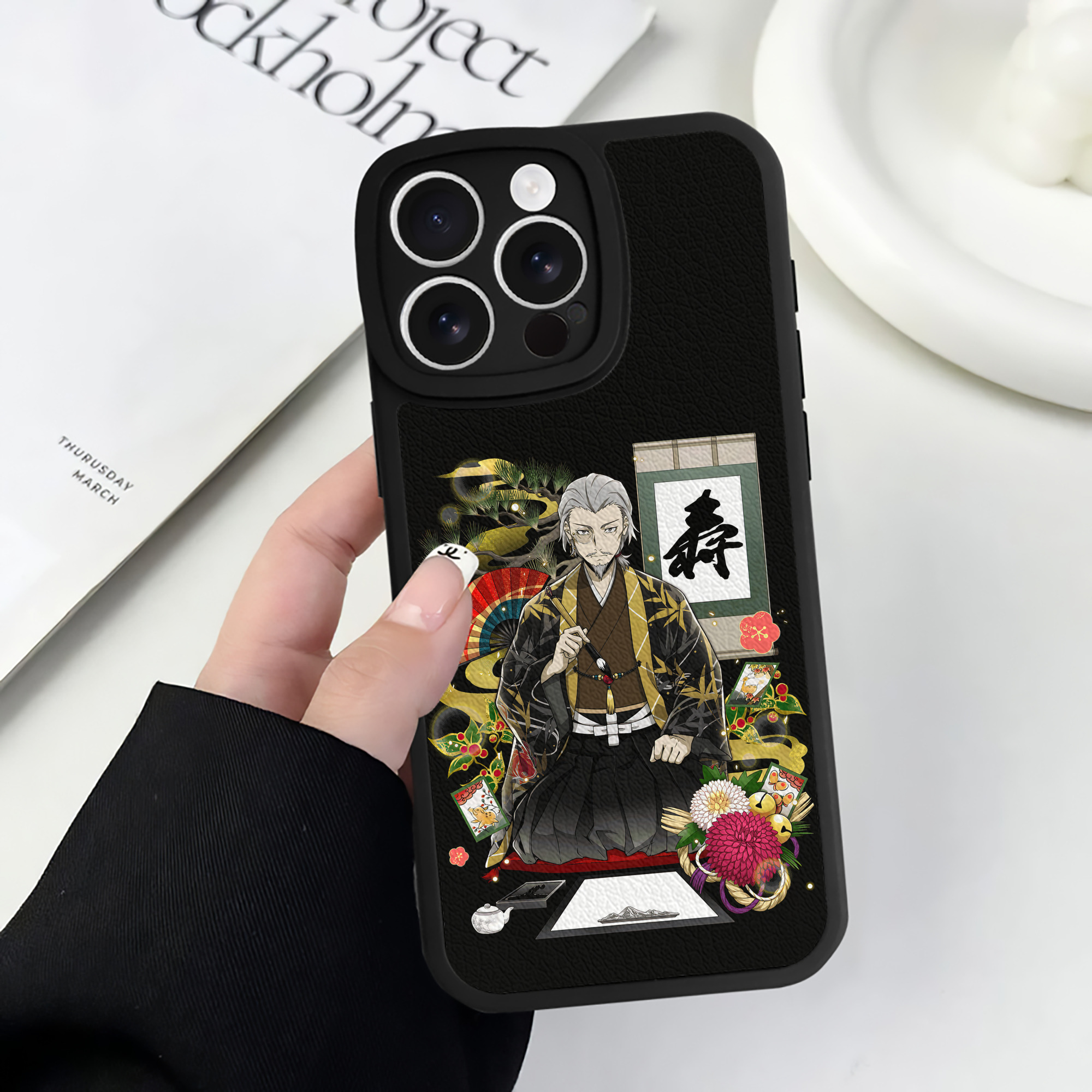 （画像用） 文豪ストレイドッグス Bungo Stray Dogs 【iPhone 16シリーズ対応】シリコンスマホケース（レザー調） 材質：シリコン